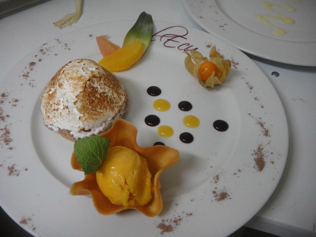 Hotel L' Ecu Montbard Luaran gambar